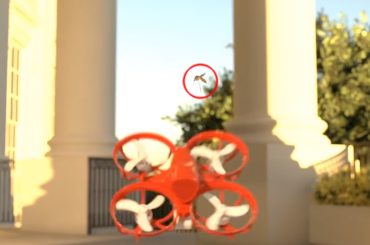 Microdrone com IA caça e elimina mosquitos sozinho em pleno voo; tecnologia pode salvar milhares de vidas