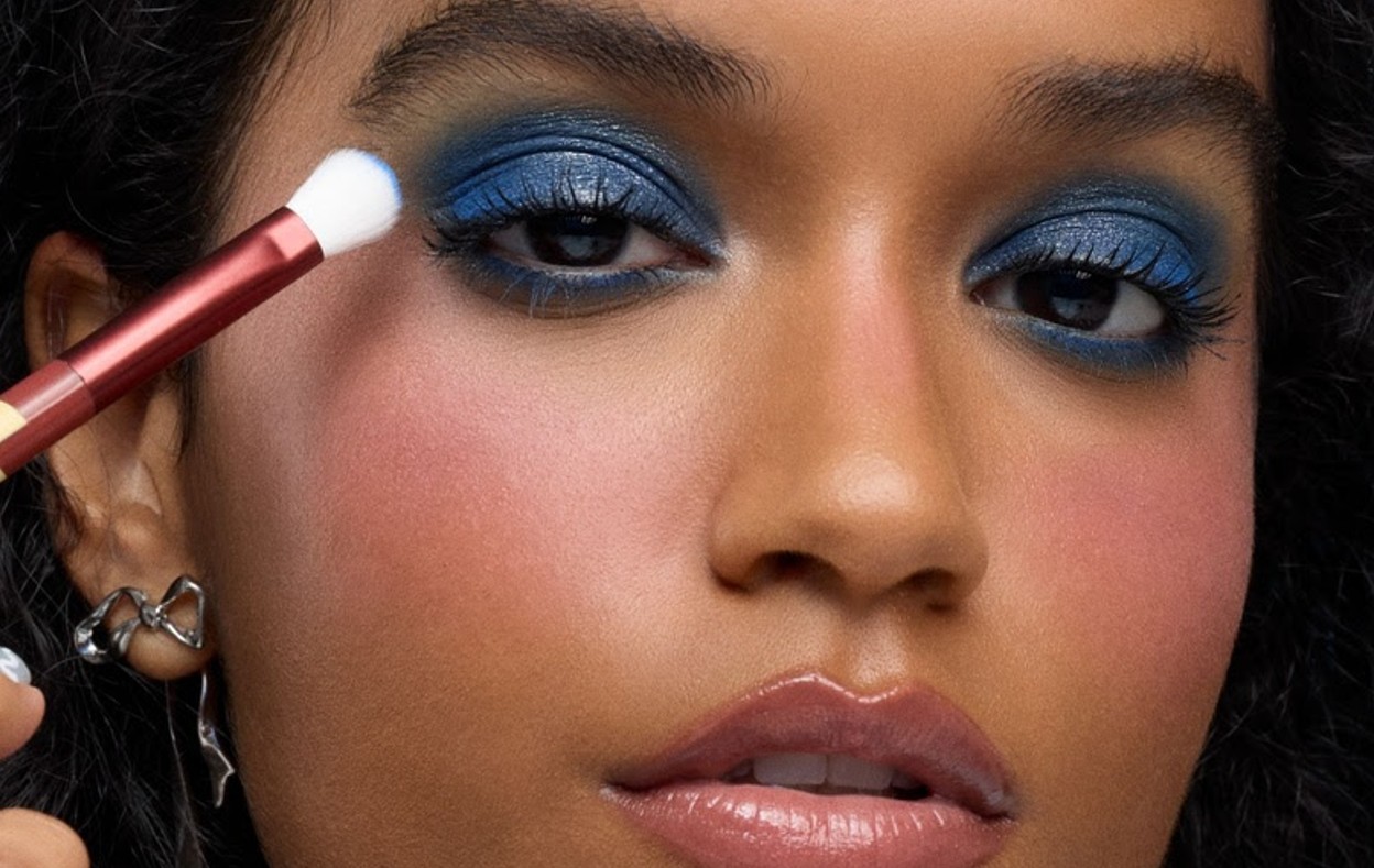Avon lança coleção de Alice no País das Maravilhas em Edição Limitada