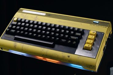Commodore 77 ganha edição especial inspirada em Cyberpunk 2077