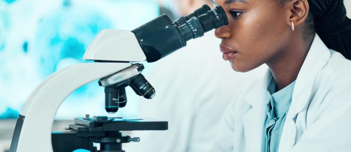 33 estudantes recebem antibióticos após bactéria mortal ser identificada por engano em laboratório