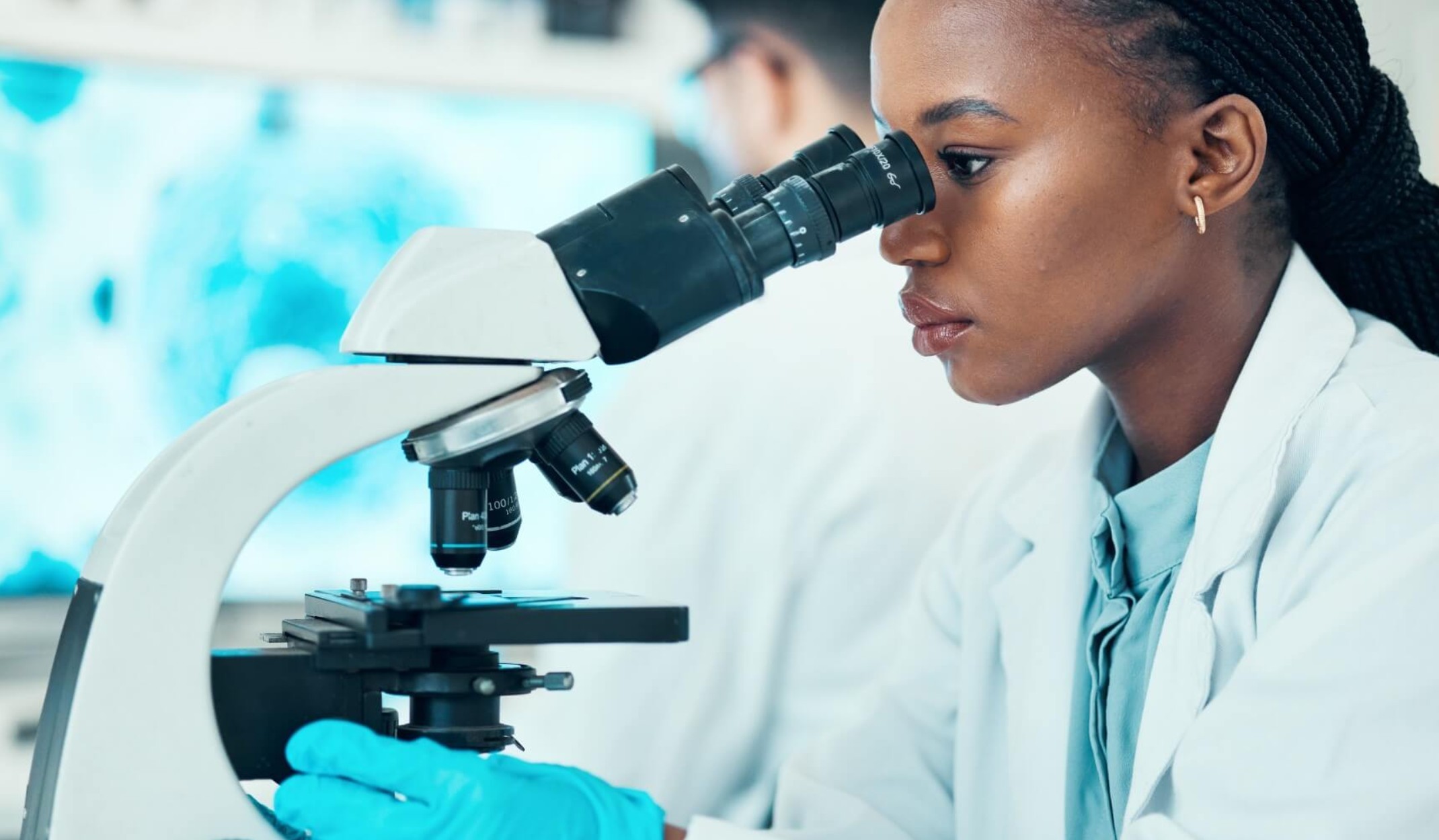 33 estudantes recebem antibióticos após bactéria mortal ser identificada por engano em laboratório