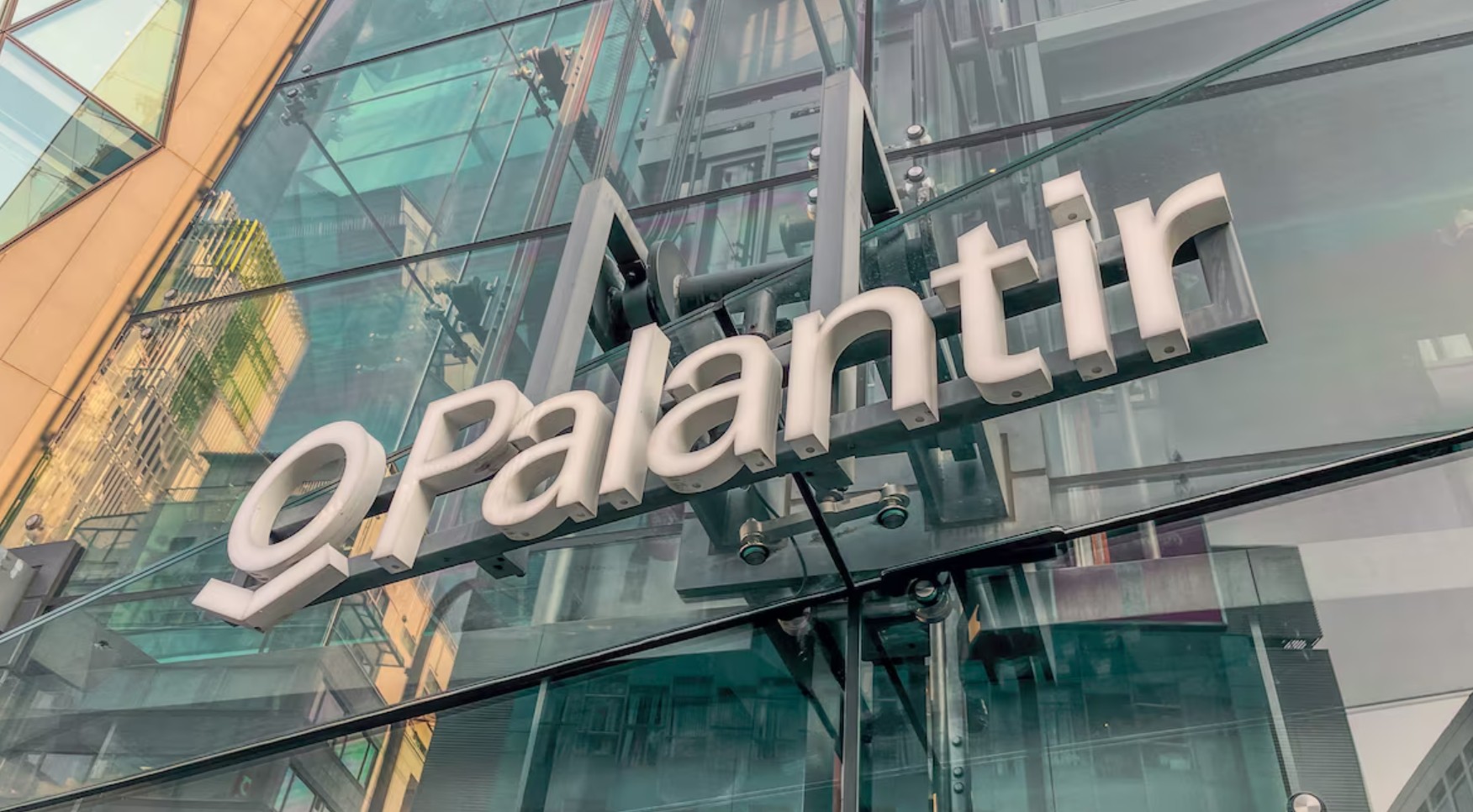 Jornalistas da USA Today se revoltam com parceria com Palantir e temem uso de dados dos leitores