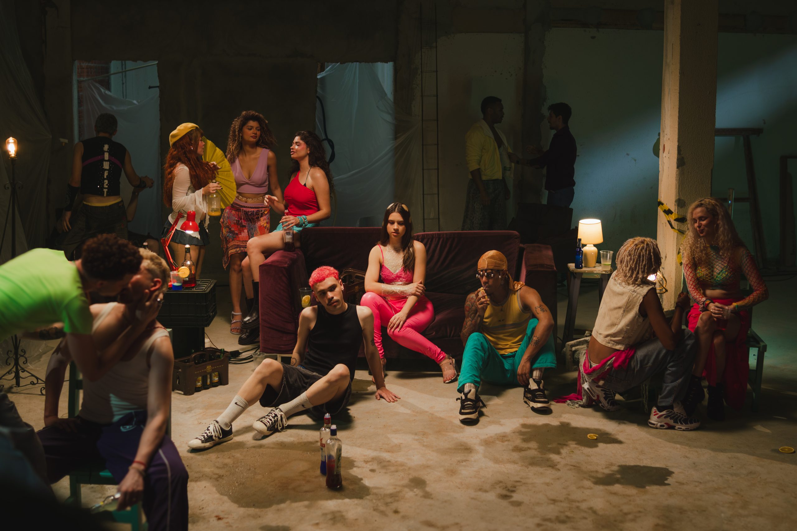 Backstage do videoclipe "Amigo Gay". Crédito da foto: Drexa Miranda e Vito Sartorelli.
