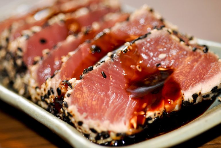 96% do atum analisado no Brasil tinha parasitas e parte estava na carne