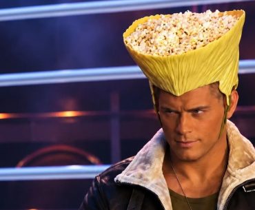 Street Fighter ganha balde de pipoca inspirado no cabelo de Guile