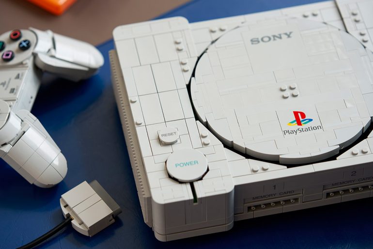 LEGO PlayStation: PS1 ganha réplica quase em tamanho real com 1.911 peças