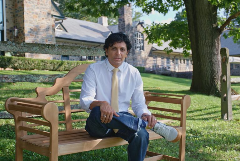 M. Night Shyamalan cria canal no YouTube e revela diário secreto de Sinais