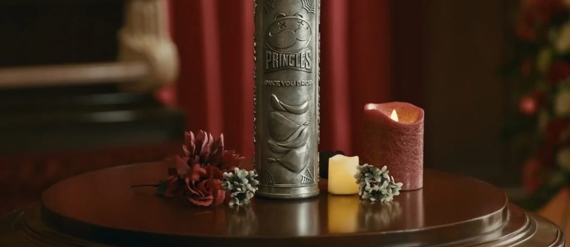 Pringles cria urna em formato de lata e oferece US$ 28 mil em campanha de Halloween