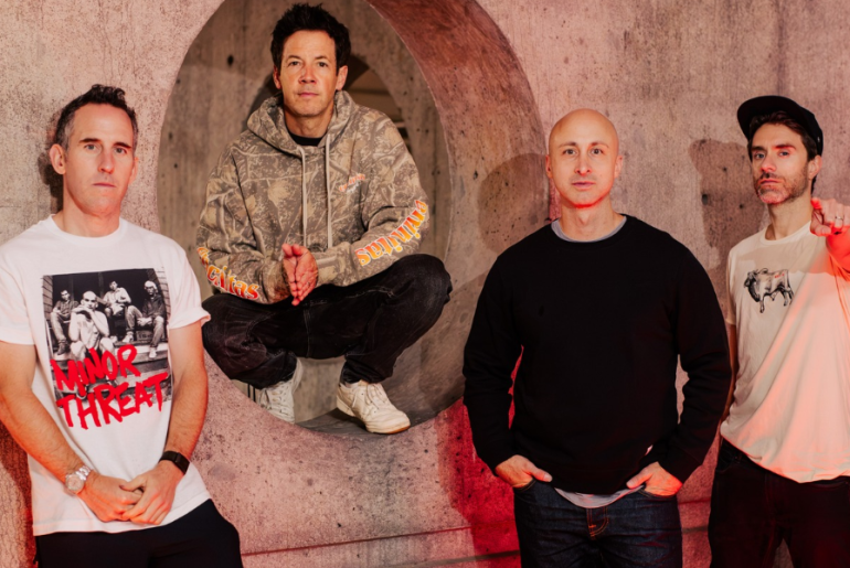Simple Plan anuncia retorno ao Brasil. Imagem: AnnaLeeMedia.